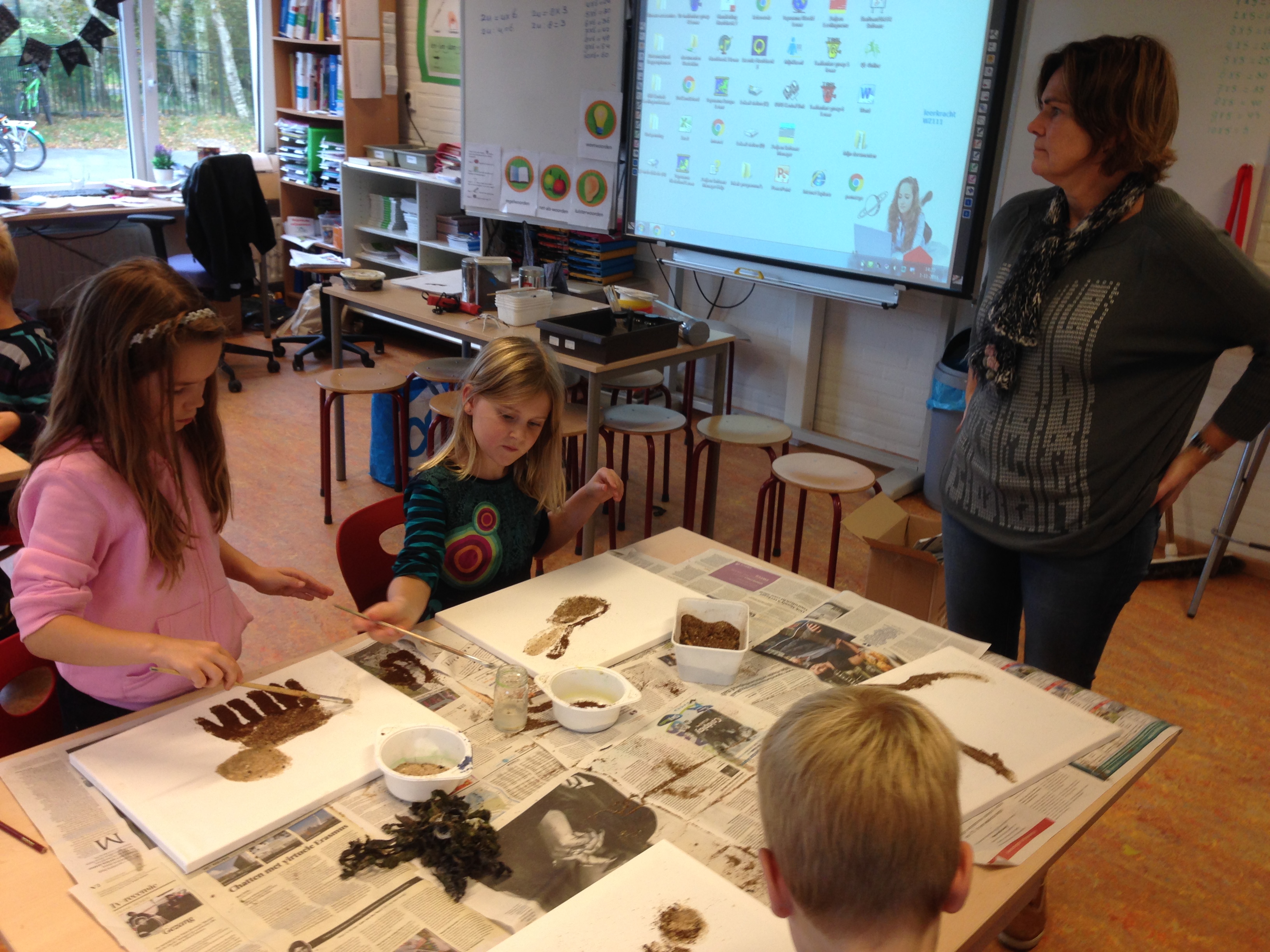 Cultuurcoach bij groep 4/5 in de klas.